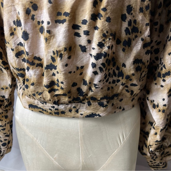 Banana Republic Cropped Top Blouse Leopard Print Balloon Sleeve Sz XS - Picture 8 of 13